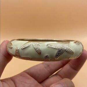 Starfish Enamel Clamper Bracelet C55